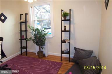 ARLINGTON COURT - Residential Lease