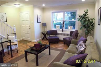 ARLINGTON COURT - Residential Lease