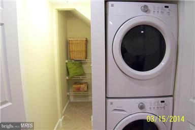 ARLINGTON COURT - Residential Lease