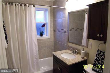 ARLINGTON COURT - Residential Lease