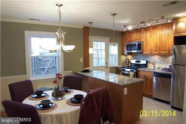 ARLINGTON COURT - Residential Lease