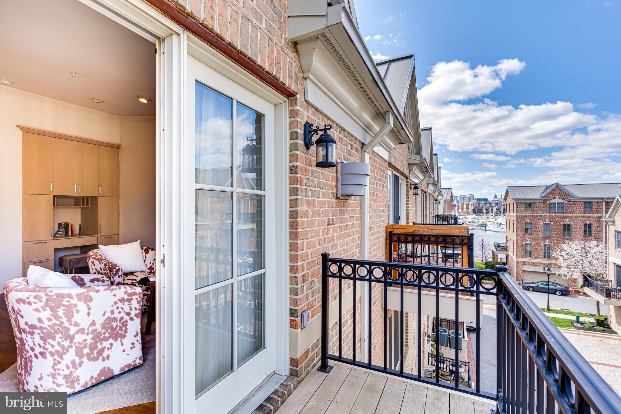 MOORINGS - Residential