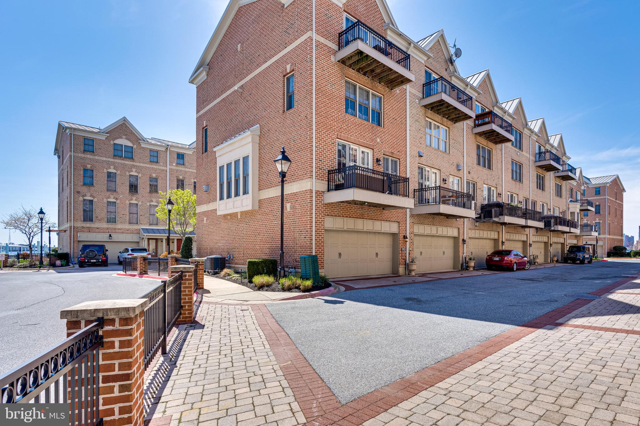 MOORINGS - Residential