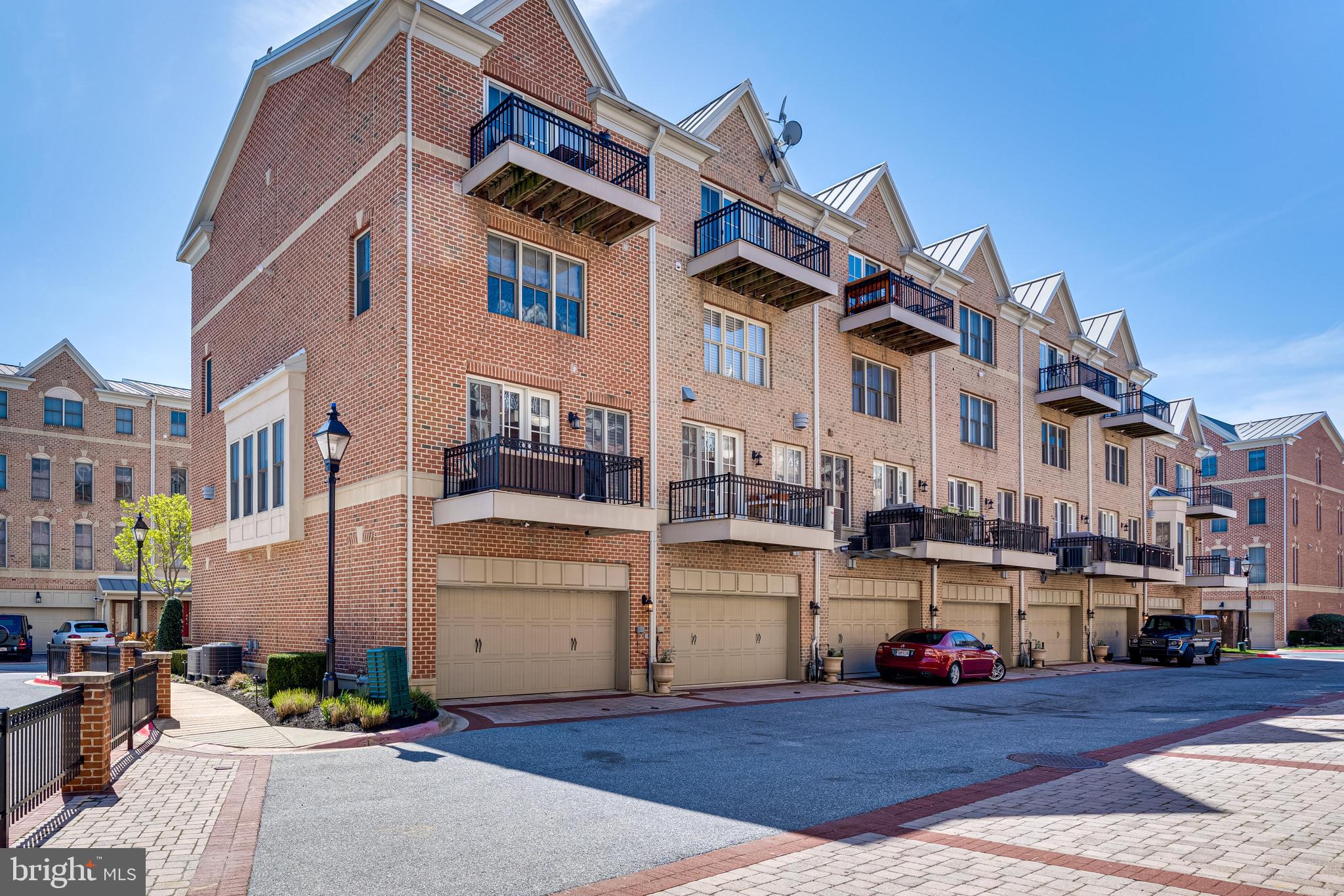 MOORINGS - Residential