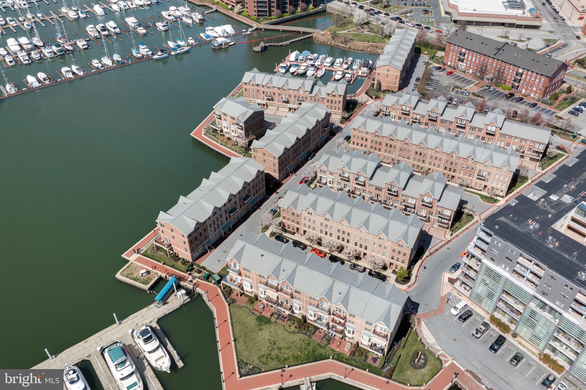 MOORINGS - Residential