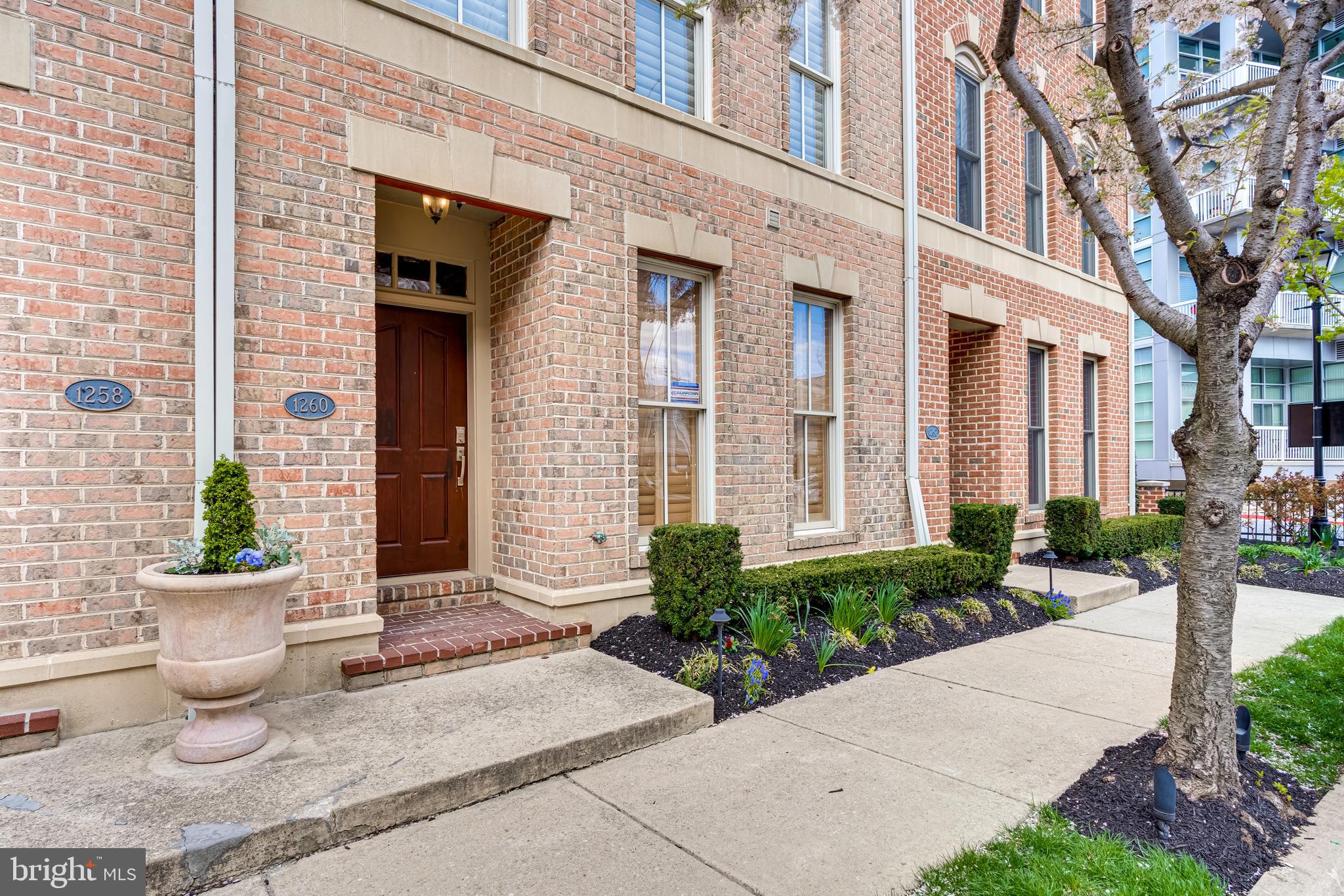 MOORINGS - Residential