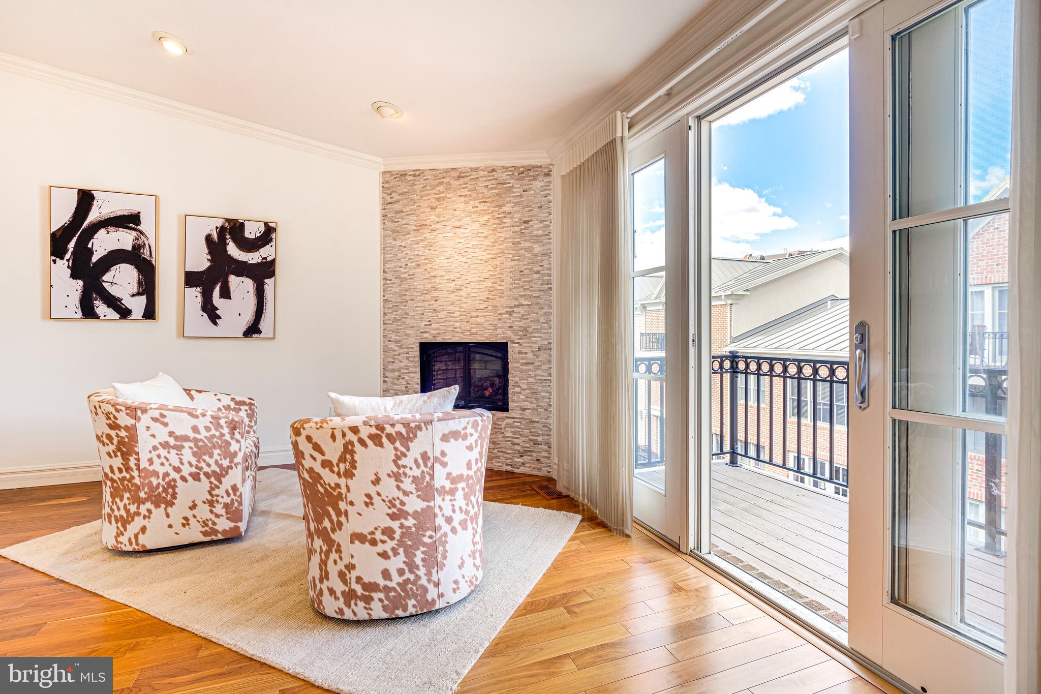 MOORINGS - Residential