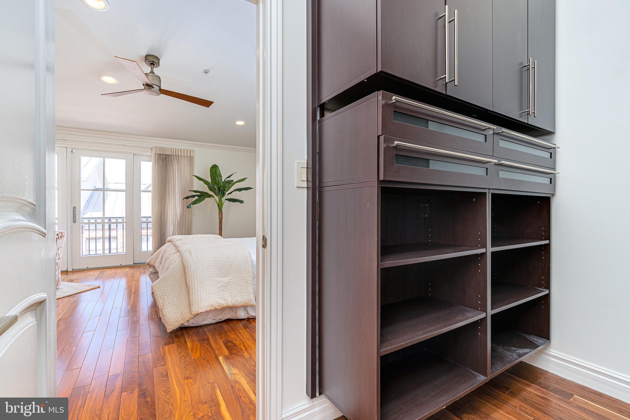 MOORINGS - Residential