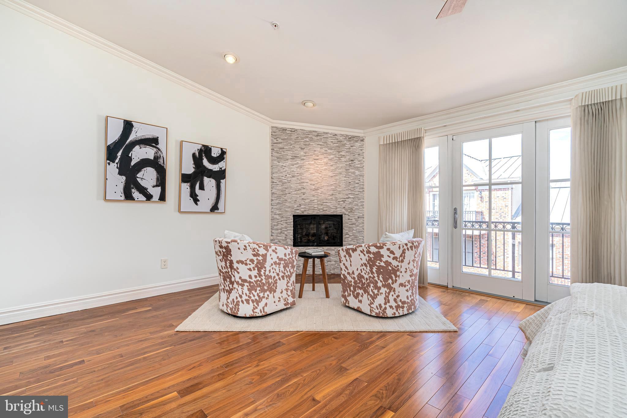 MOORINGS - Residential