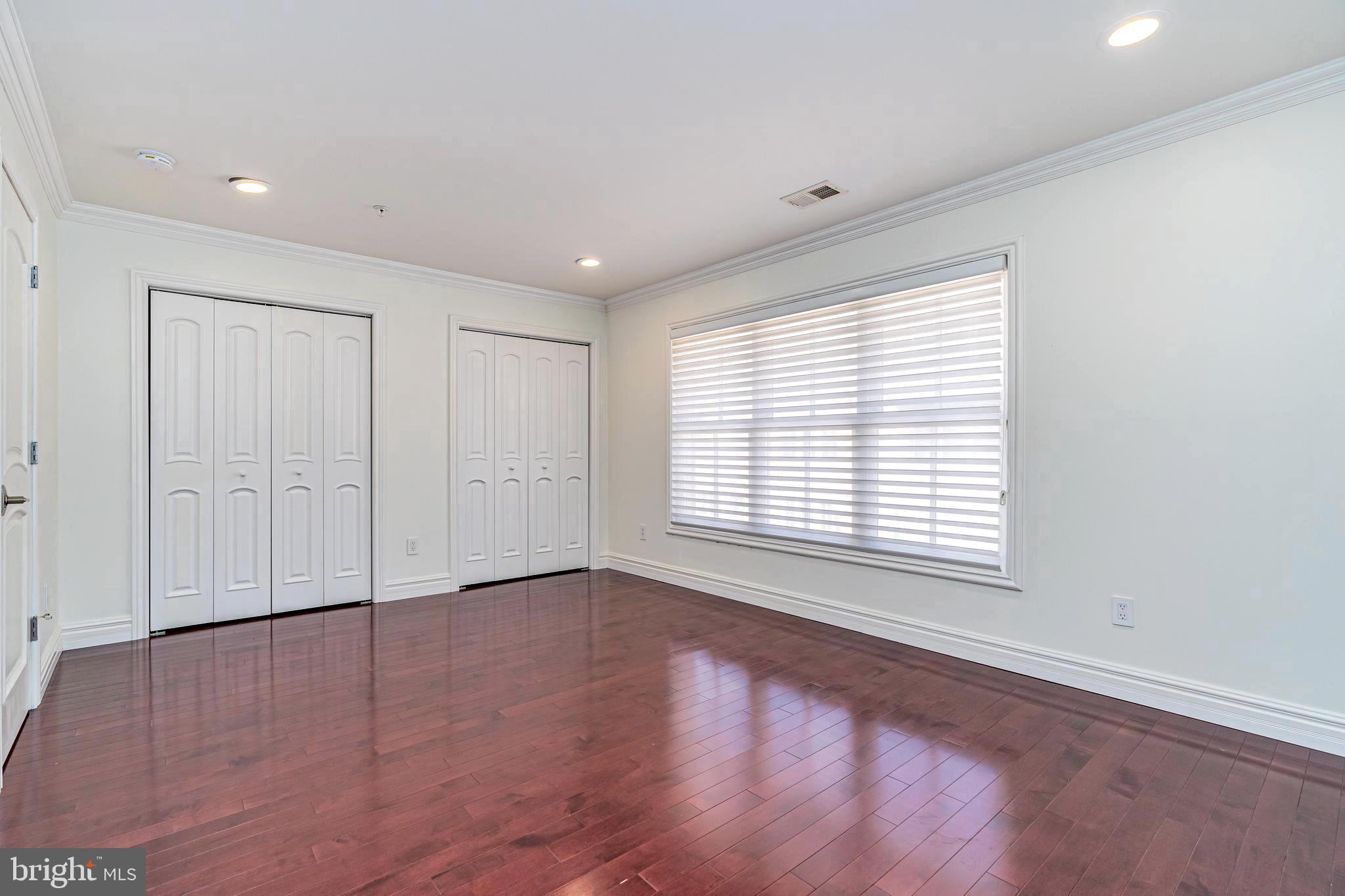 MOORINGS - Residential