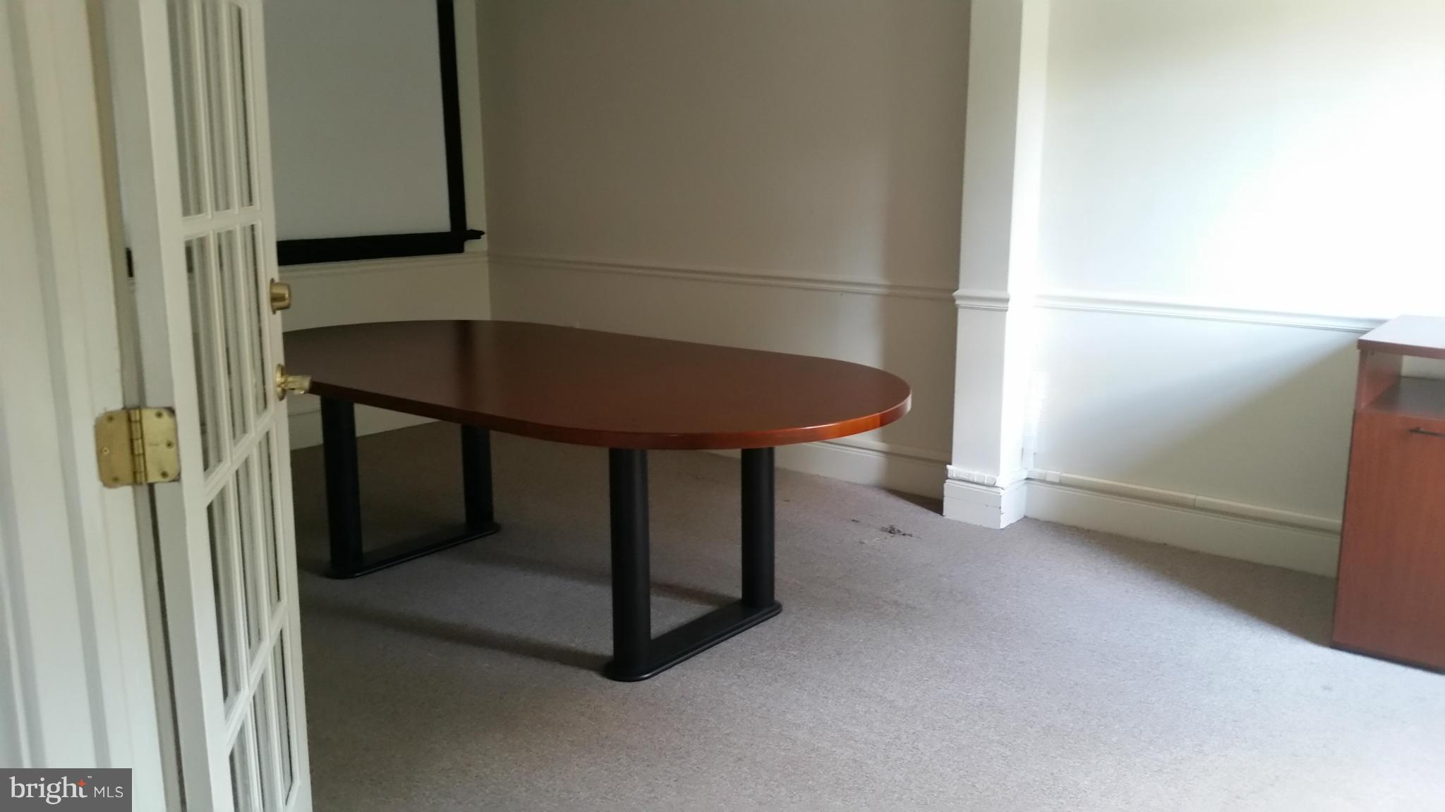 LEESBURG - Commercial Sale