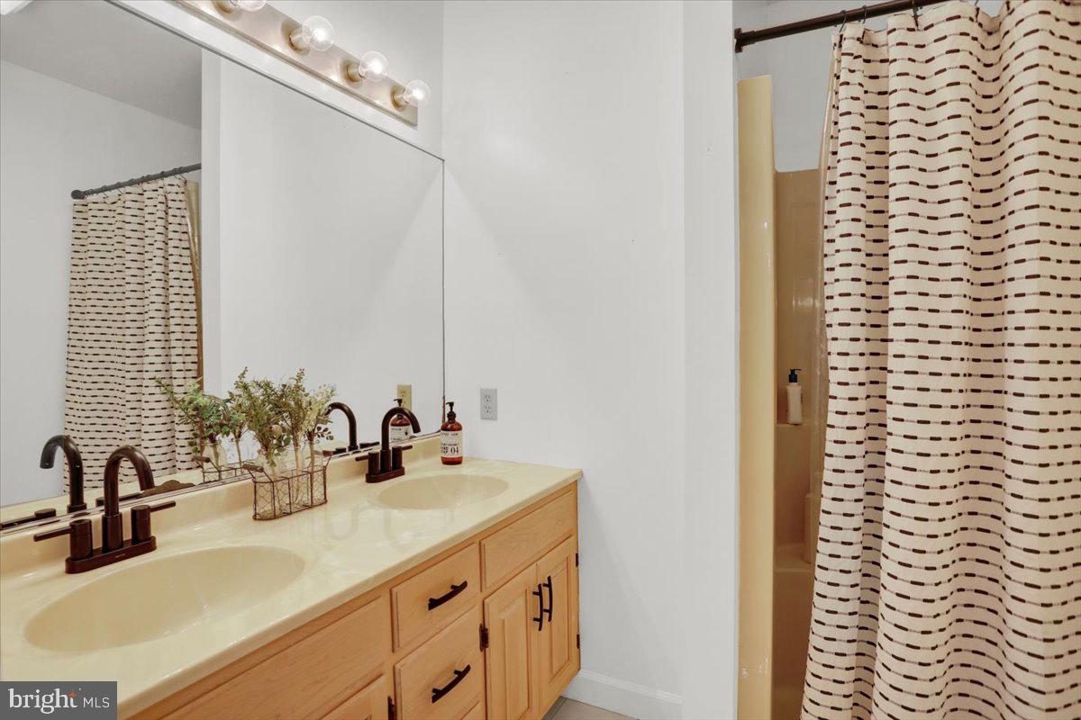 EXETER GOLF CLUB E - Residential