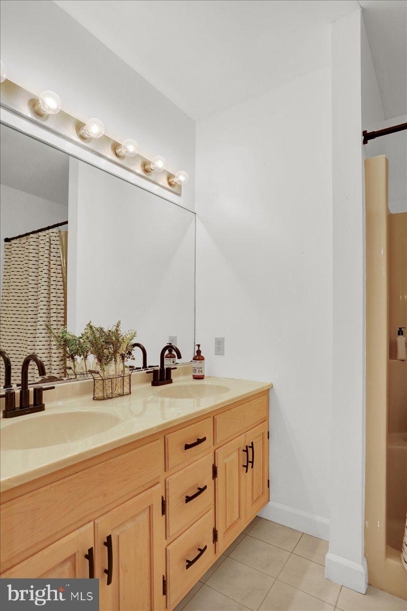 EXETER GOLF CLUB E - Residential