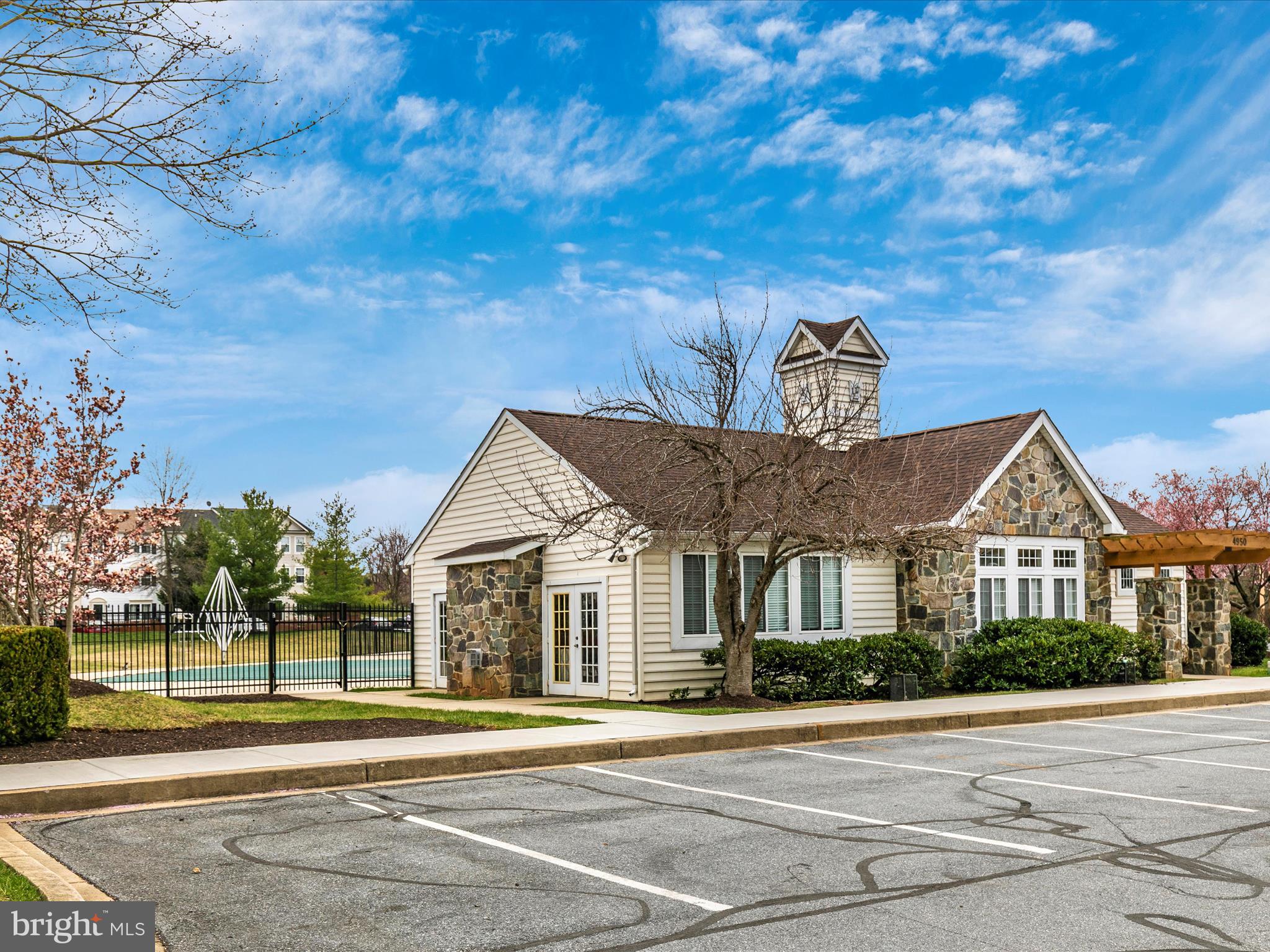 WELLINGTON TRACE - Residential