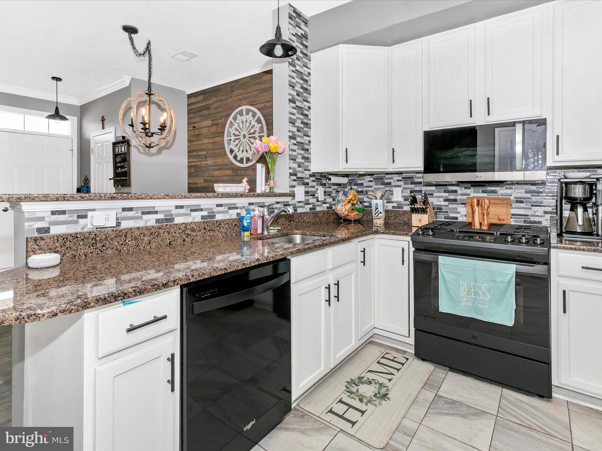 WELLINGTON TRACE - Residential