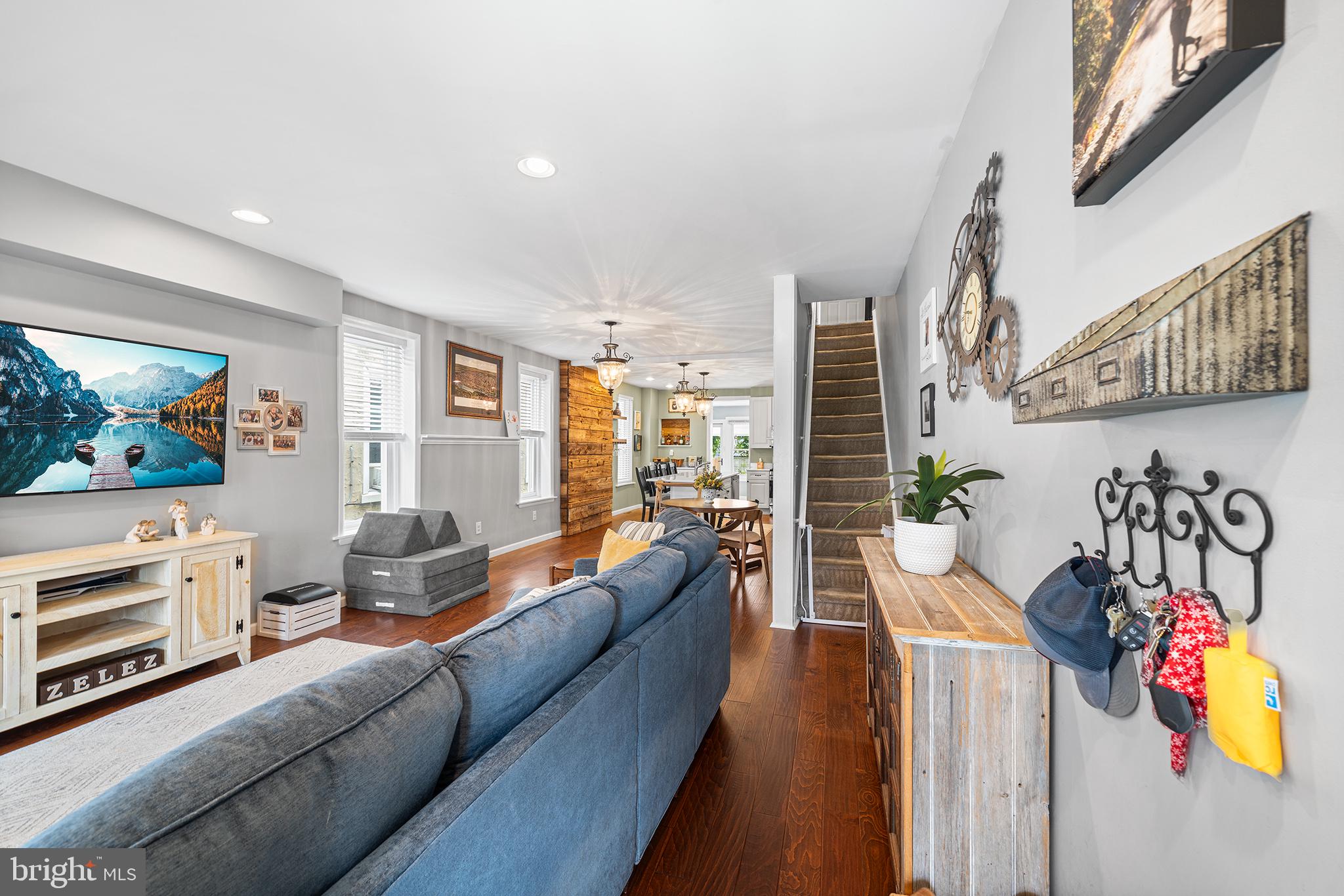 ROXBOROUGH - Residential