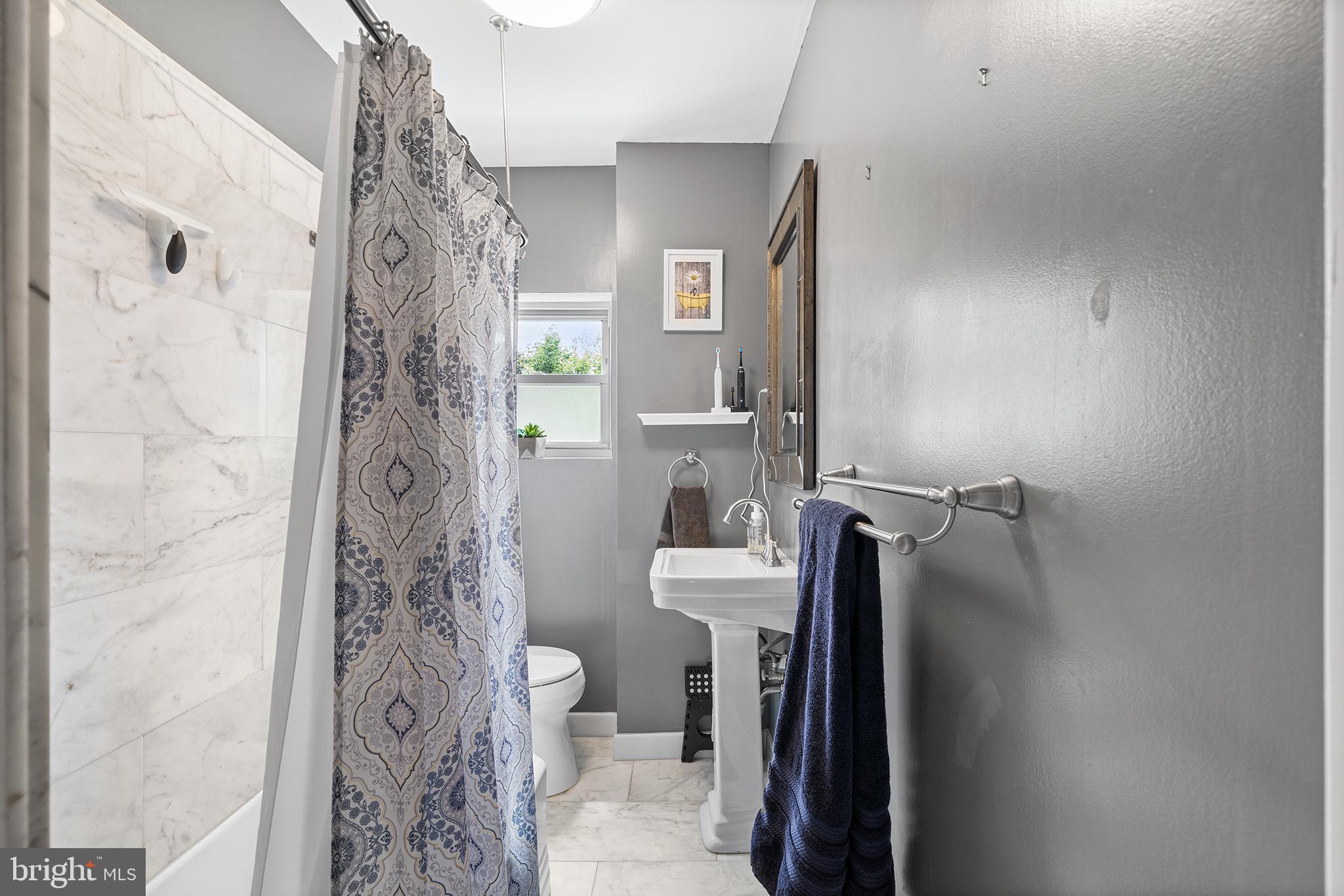 ROXBOROUGH - Residential