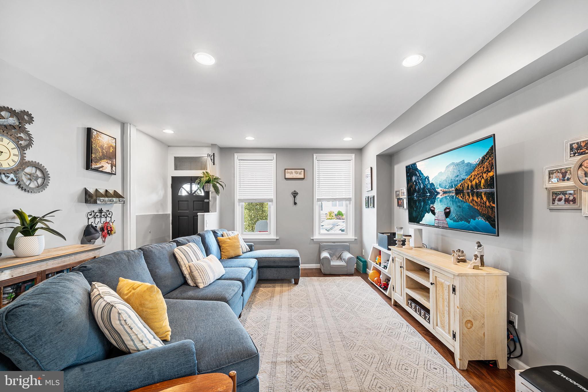 ROXBOROUGH - Residential