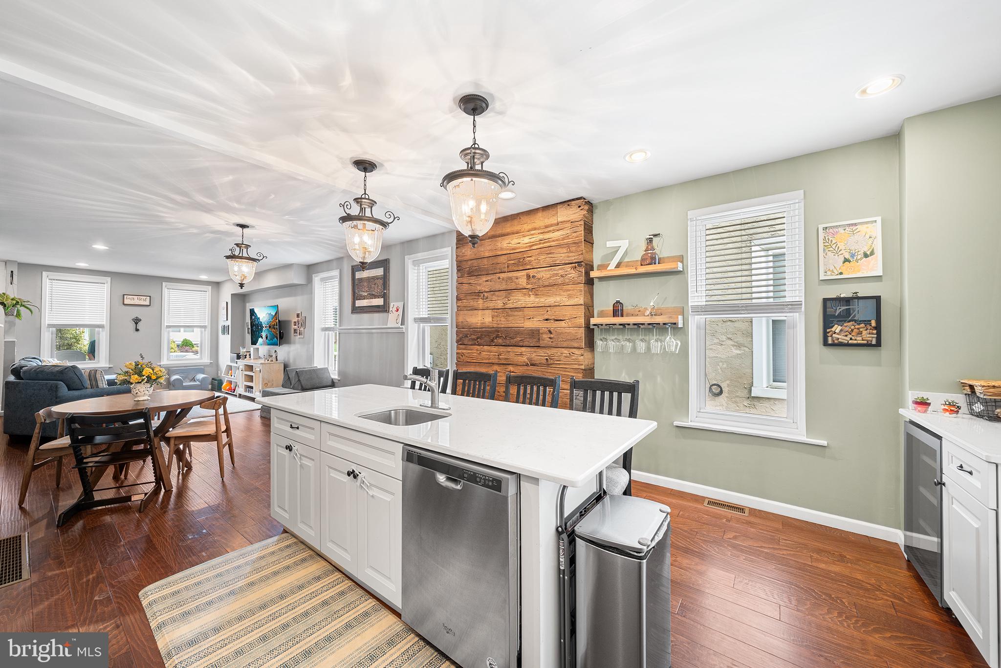 ROXBOROUGH - Residential