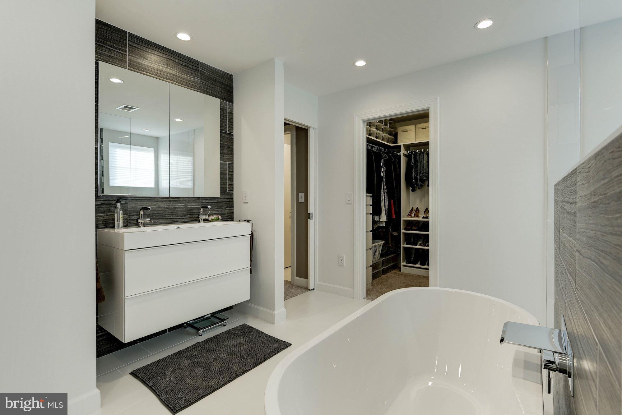 ALEXANDRIA - Residential