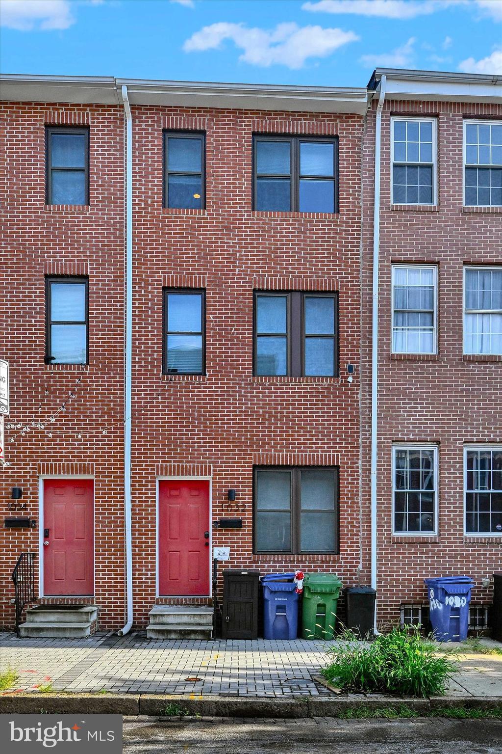 Discover the perfect blend of style, space, and city convenience in this beautifully maintained 3-bedroom, 2.5-bath townhome located in the heart of Baltimore. With ample street parking and a private rear parking pad, you’ll enjoy stress-free access in one of the city’s most vibrant neighborhoods.
Step inside to find a bright and open layout ideal for both relaxing and entertaining. The spacious kitchen and living areas offer modern comforts while maintaining charming city character. Upstairs, three generously sized bedrooms and updated bathrooms provide comfort and functionality for everyday living.
Located just minutes from Camden Yards, Lexington Market, and the CFG Bank Arena, this home puts you at the center of Baltimore’s best dining, entertainment, and culture. Whether you’re commuting or catching a game, everything you need is just around the corner.
Don’t miss your opportunity to call this perfectly placed gem your new home!