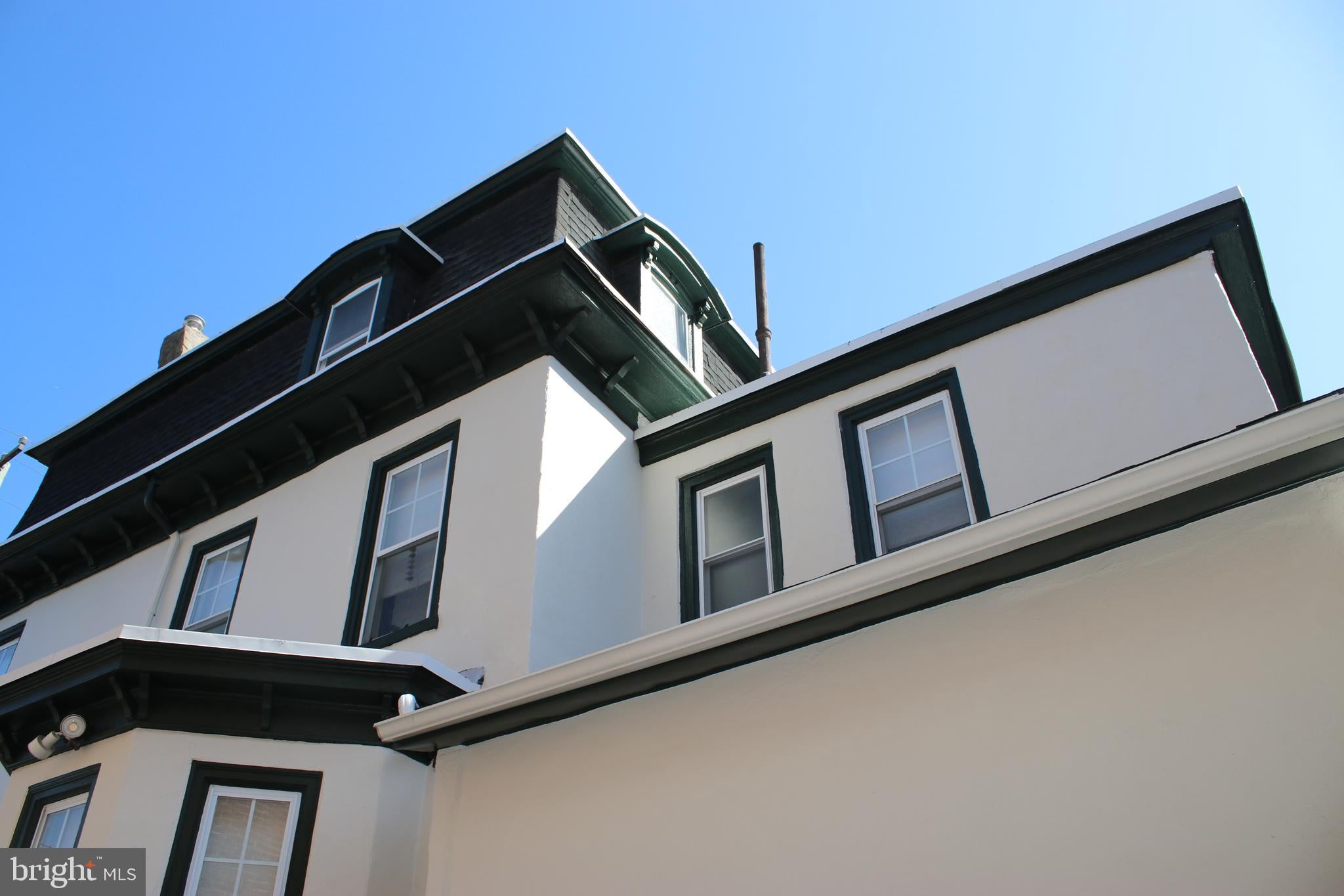216 W MOUNT PLEASANT AVENUE