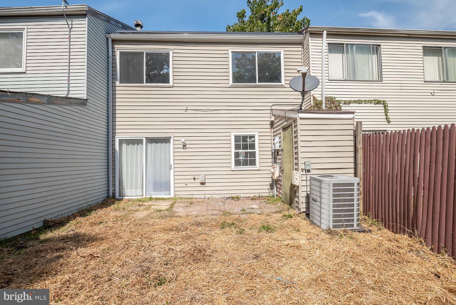 WILLOW HILLS 03 - Residential Lease