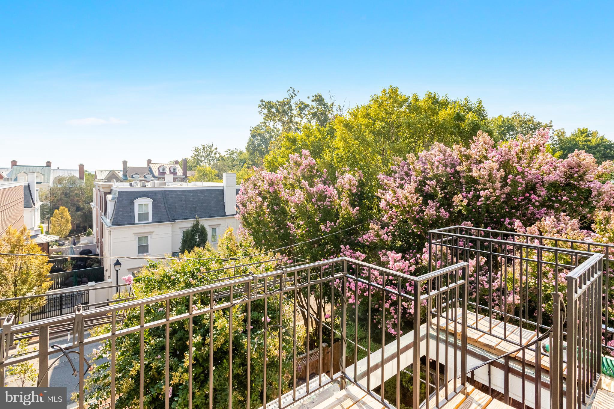 YATES GARDENS - Residential