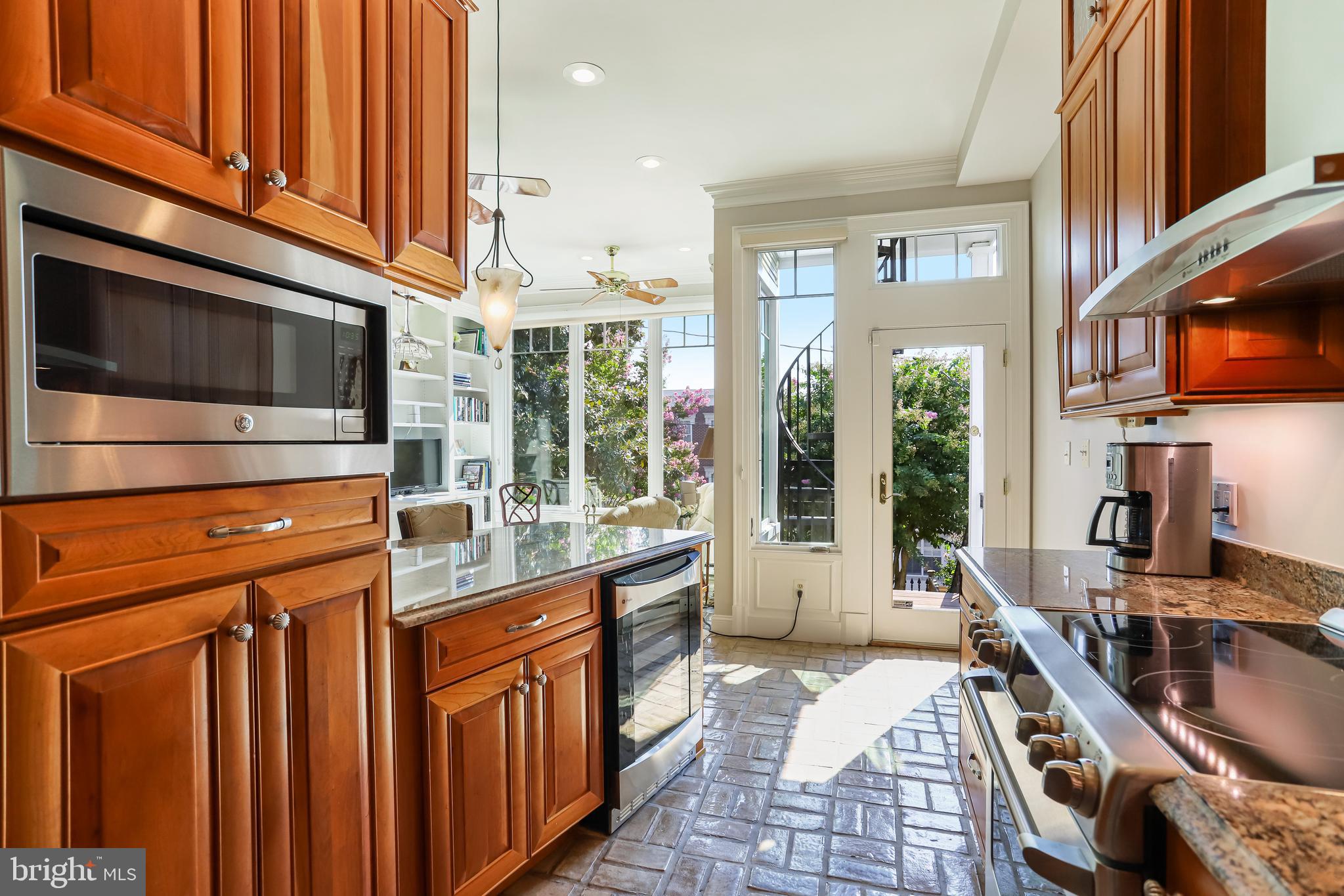 YATES GARDENS - Residential