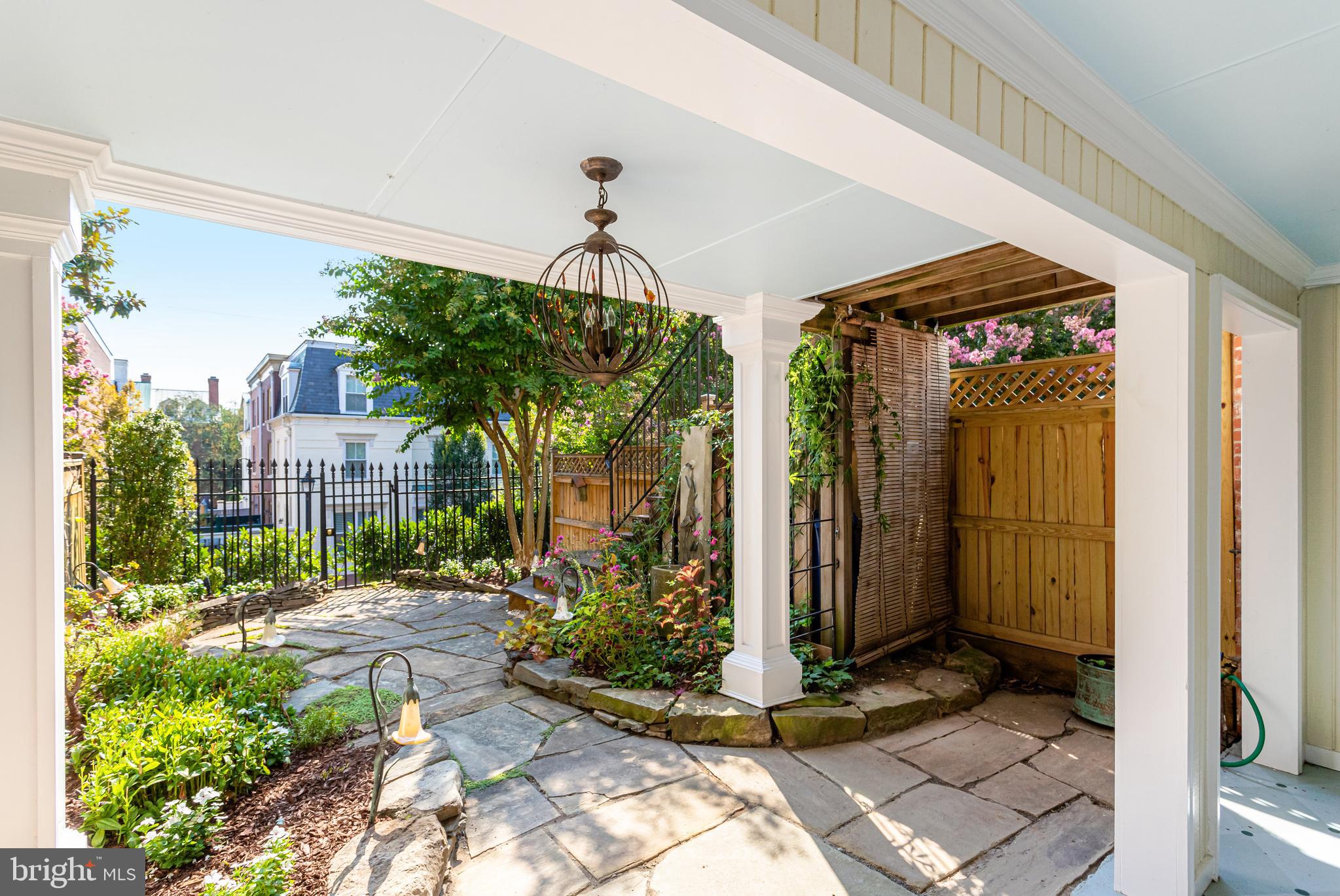 YATES GARDENS - Residential