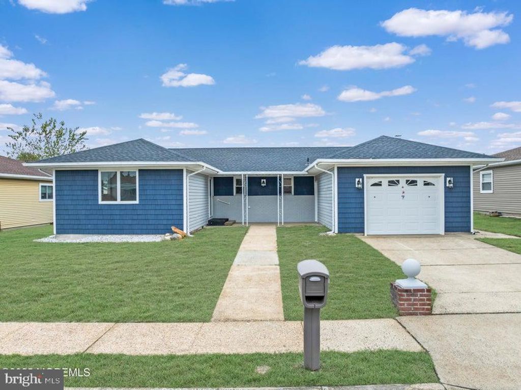 Photo of 7 Puerto Vallarta Street, TOMS RIVER, NJ 08757 (MLS # NJOC2037430)