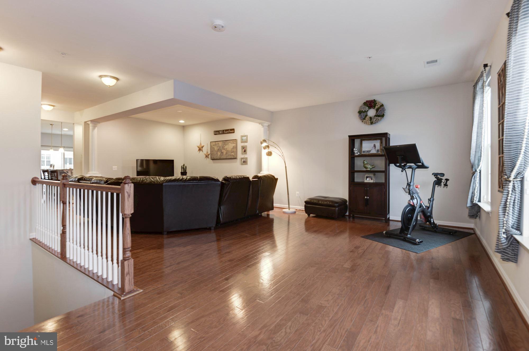 RESIDENCES AT DULLES PRK - Residential Lease