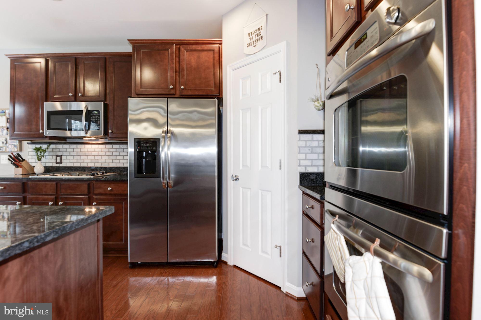 RESIDENCES AT DULLES PRK - Residential Lease