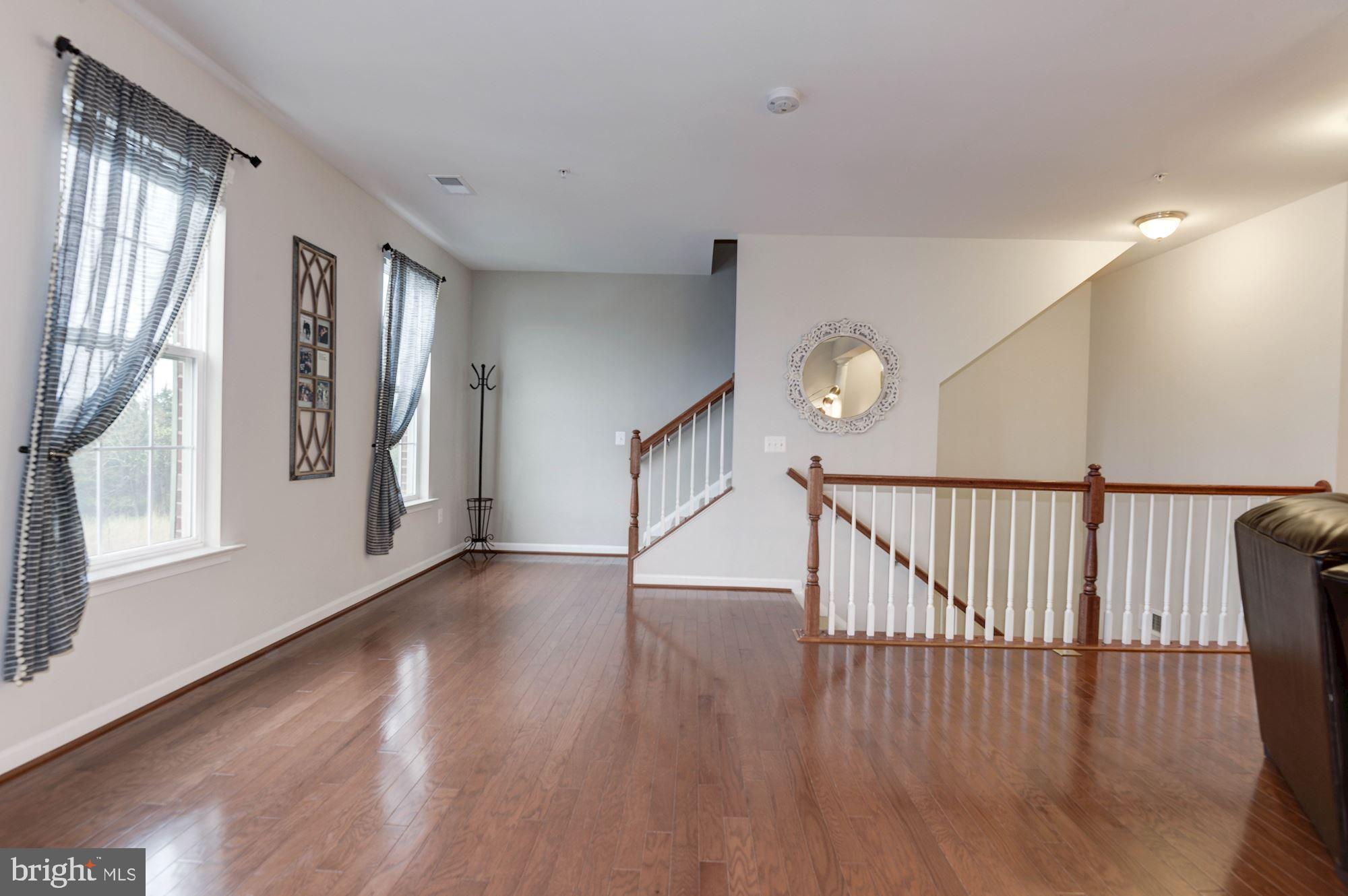 RESIDENCES AT DULLES PRK - Residential Lease