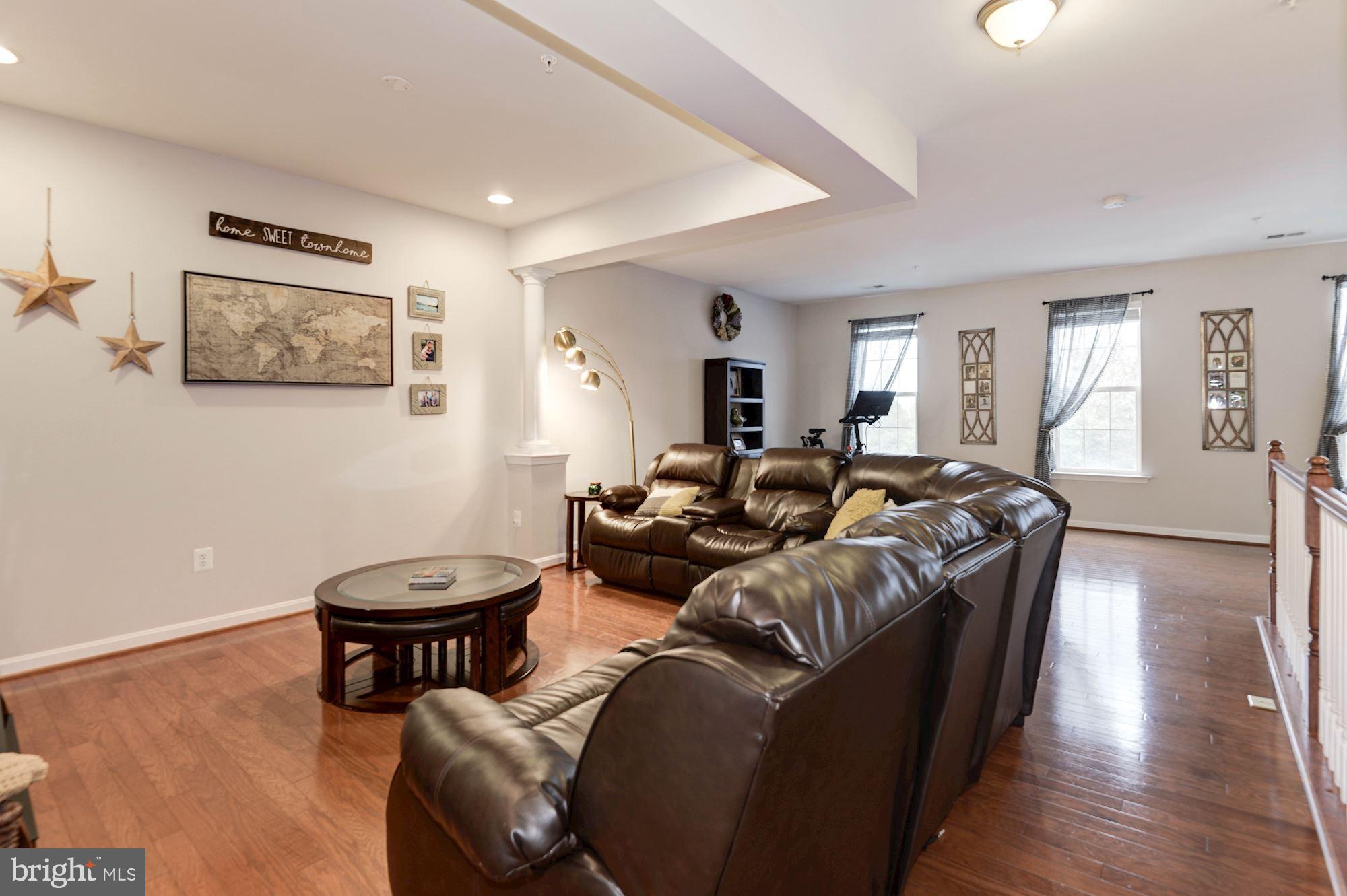 RESIDENCES AT DULLES PRK - Residential Lease