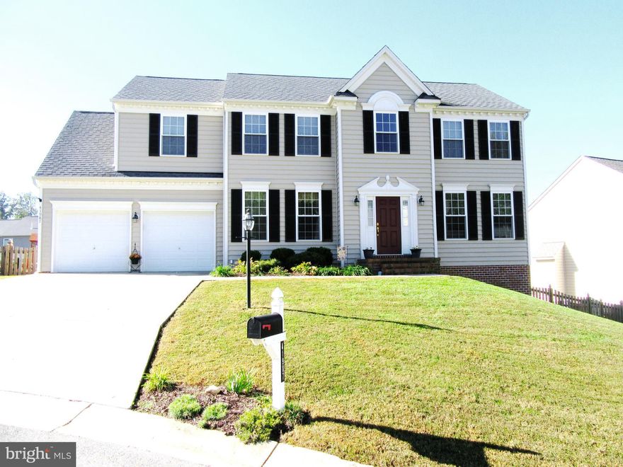 Beautiful home in quiet cul-de-sac! Shows like a model.. this home is well maintained and spacious. Main level boasts a large kitchen w/island, double wall oven and table space, separate dining room, family room off kitchen & office/den. Upper level has master suite w/WIC & lux bath with soak tub and sep shower. Deck and fenced in backyard is perfect for BBQ'ing or entertaining guests.