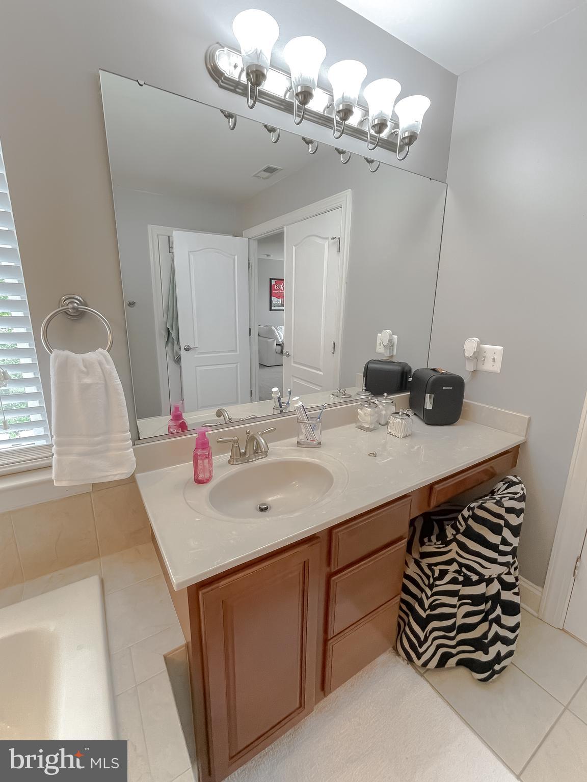 LEONARDS GRANT - Residential