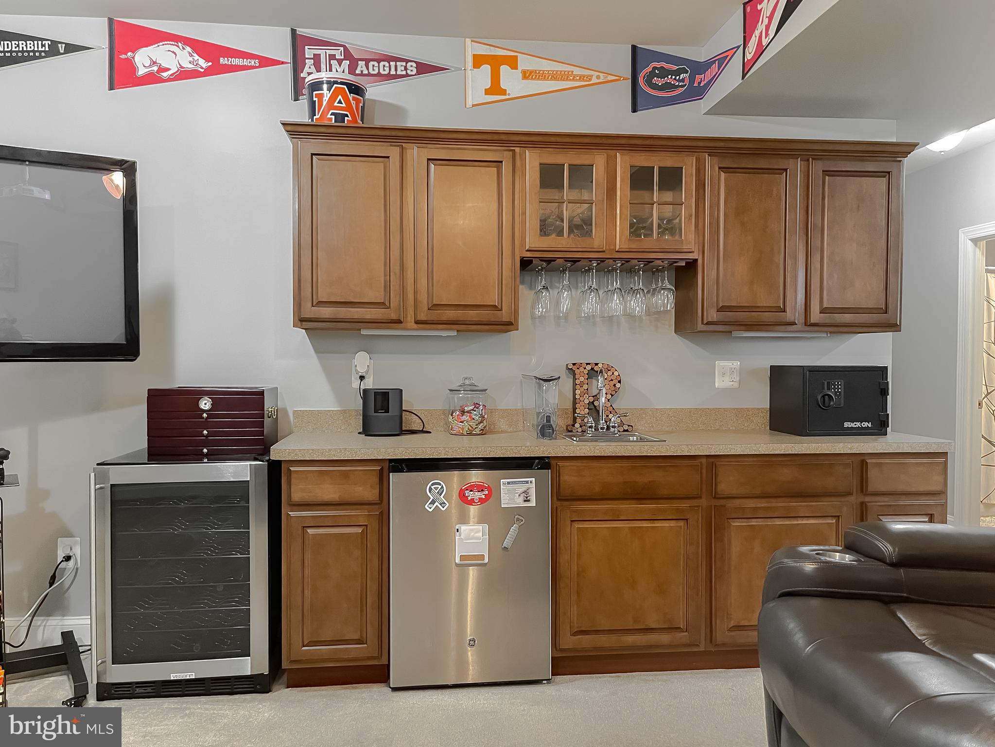 LEONARDS GRANT - Residential