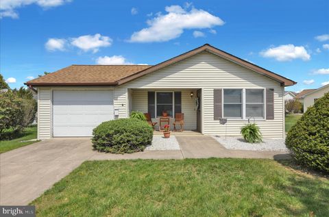 555 HONEYSUCKLE COURT PINE GROVE PA 17963