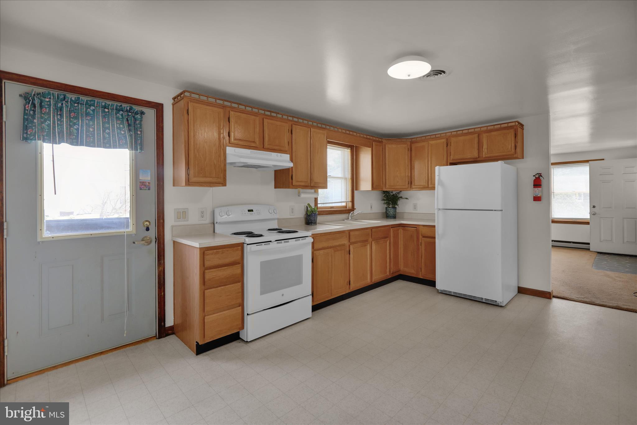 555 HONEYSUCKLE COURT