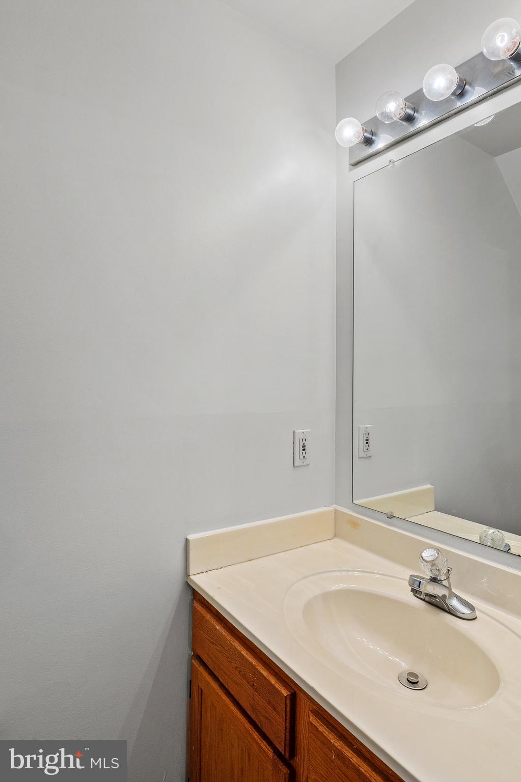 CEDAR GROVE AT CROFTON - Residential Lease