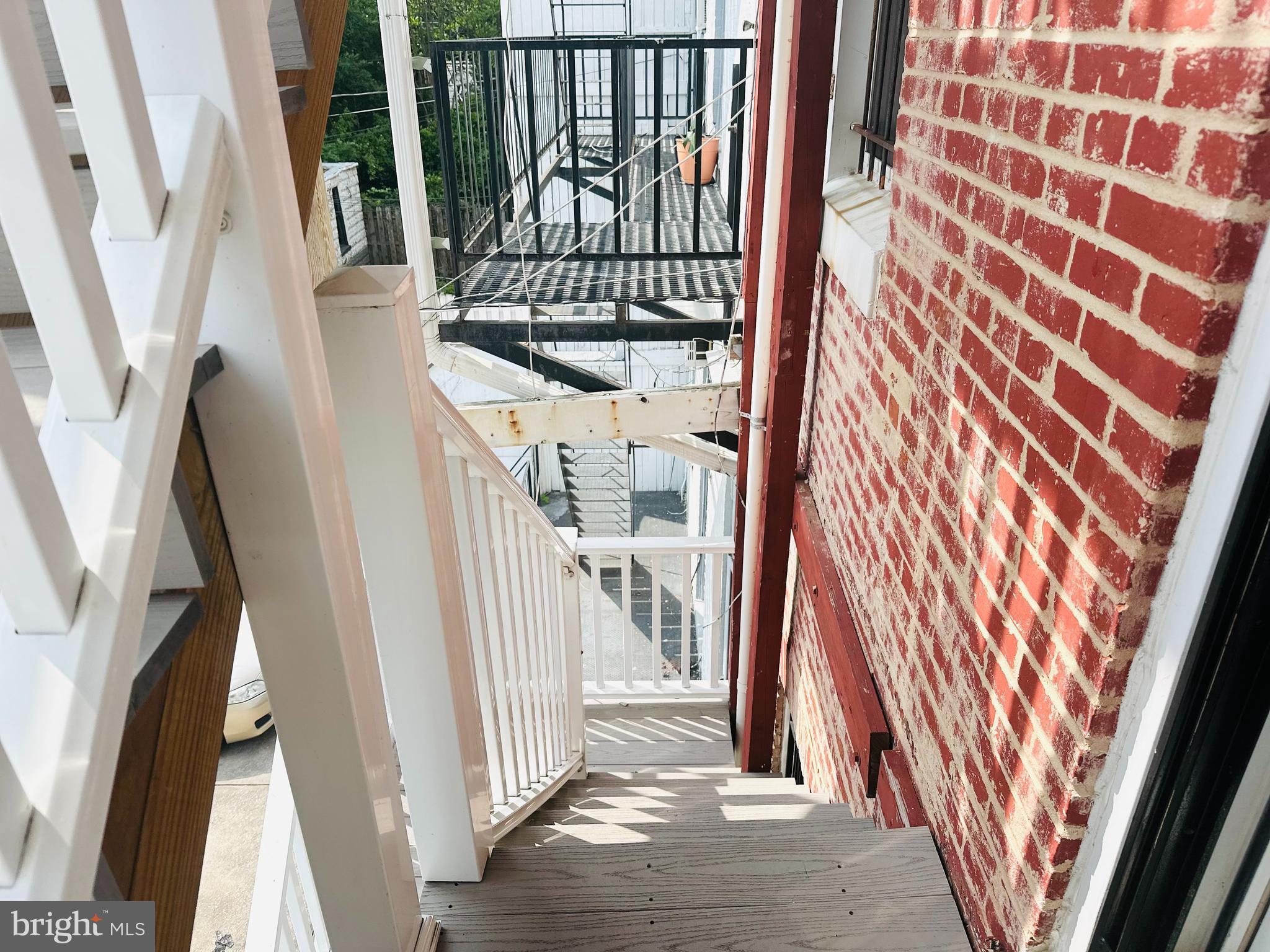 BOLTON HILL HISTORIC DISTRICT - Residential Lease