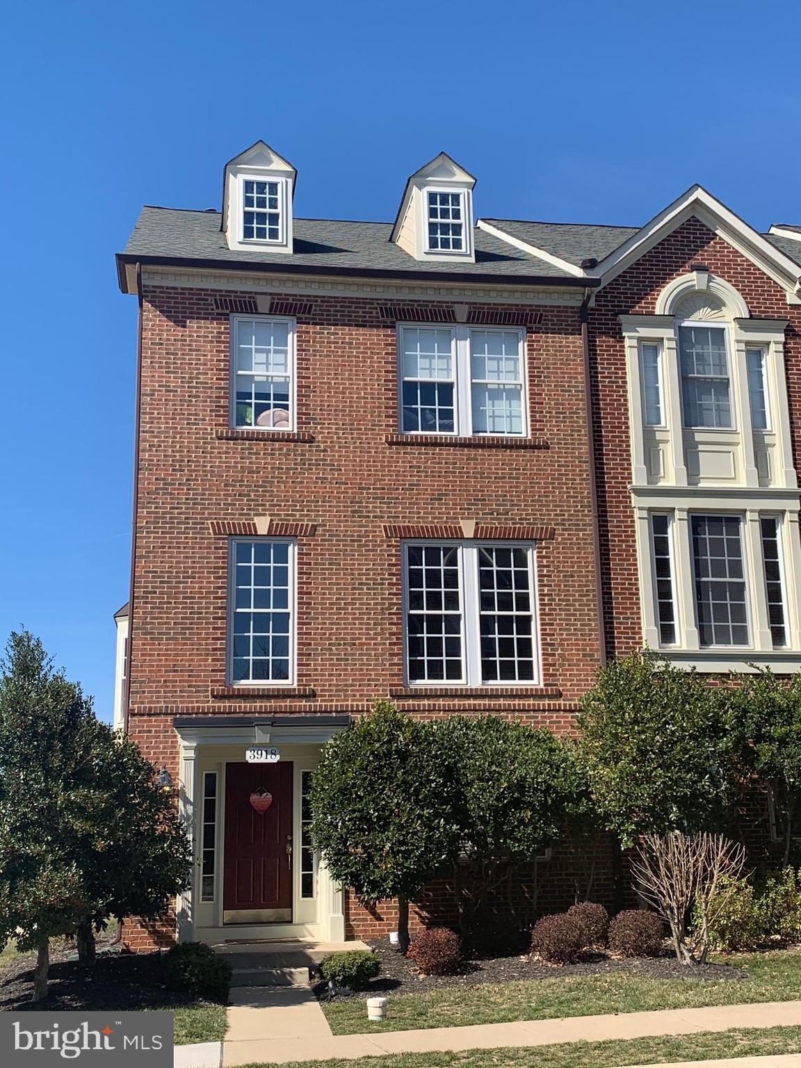 VILLAGES OF URBANA - Residential Lease