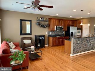 VILLAGES OF URBANA - Residential Lease