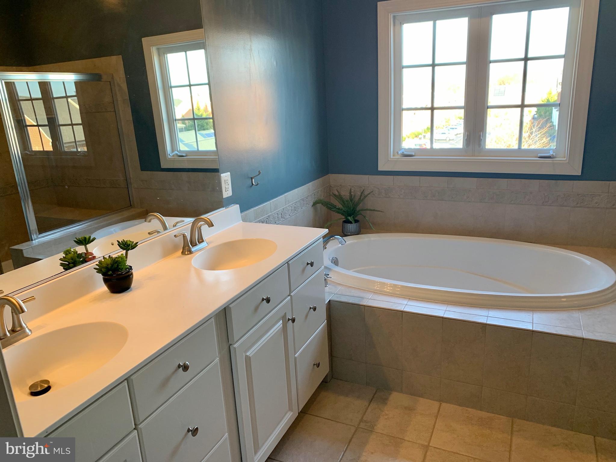 VILLAGES OF URBANA - Residential Lease