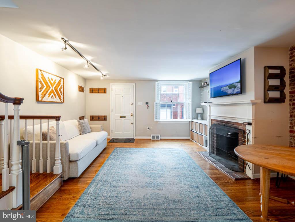 SOCIETY HILL - Residential