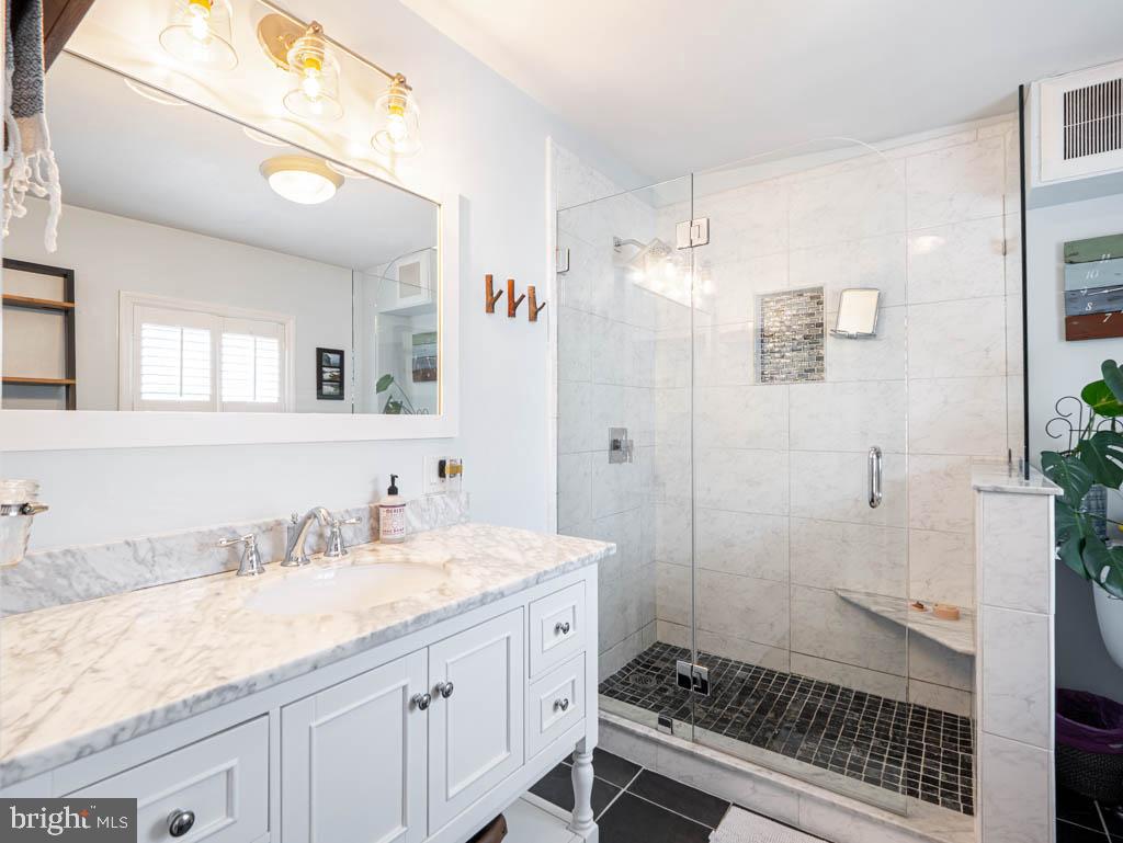 SOCIETY HILL - Residential