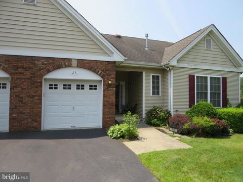 25 GOLDFINCH DRIVE HAMILTON NJ 08690