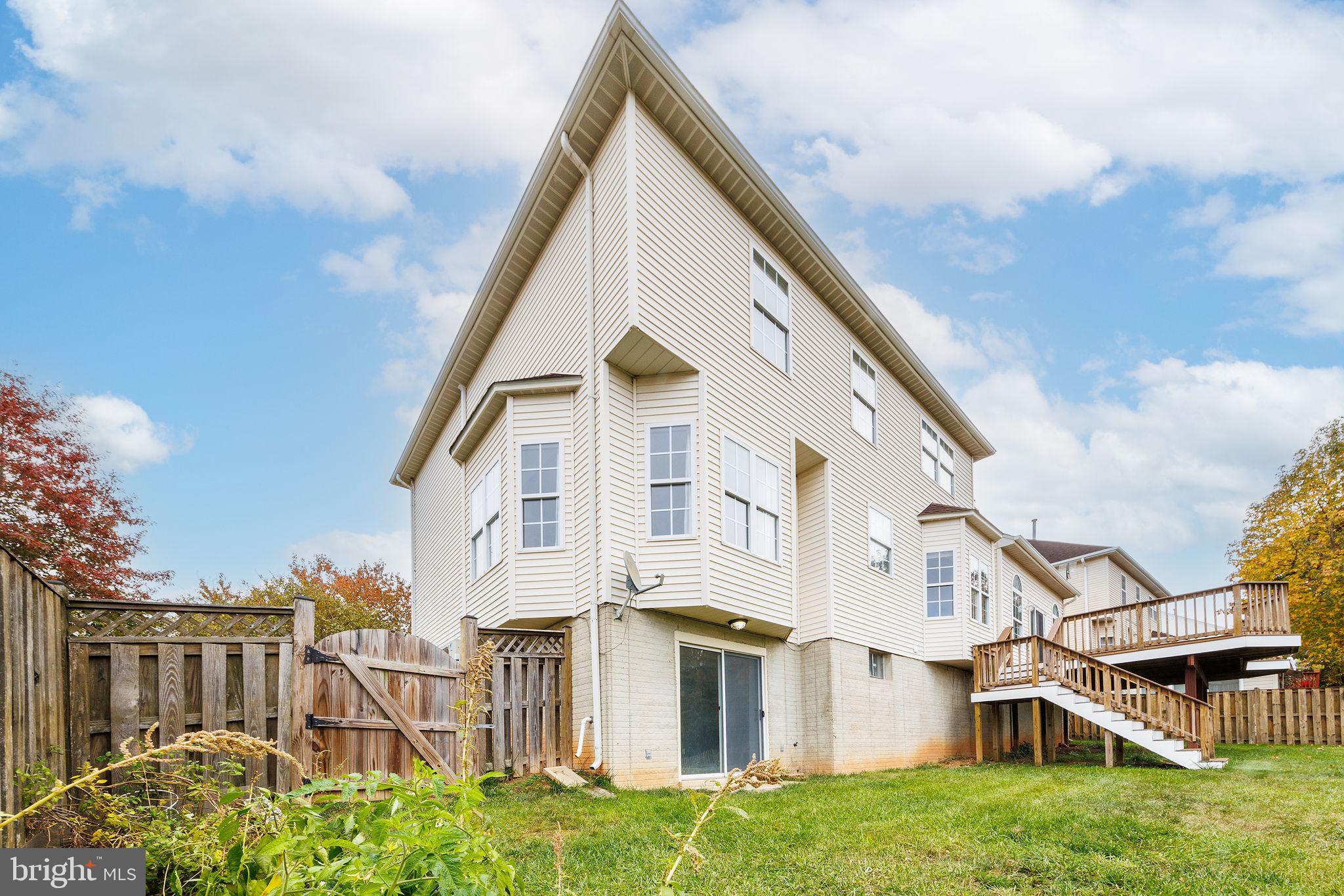 ARAGONA VILLAGE - Residential