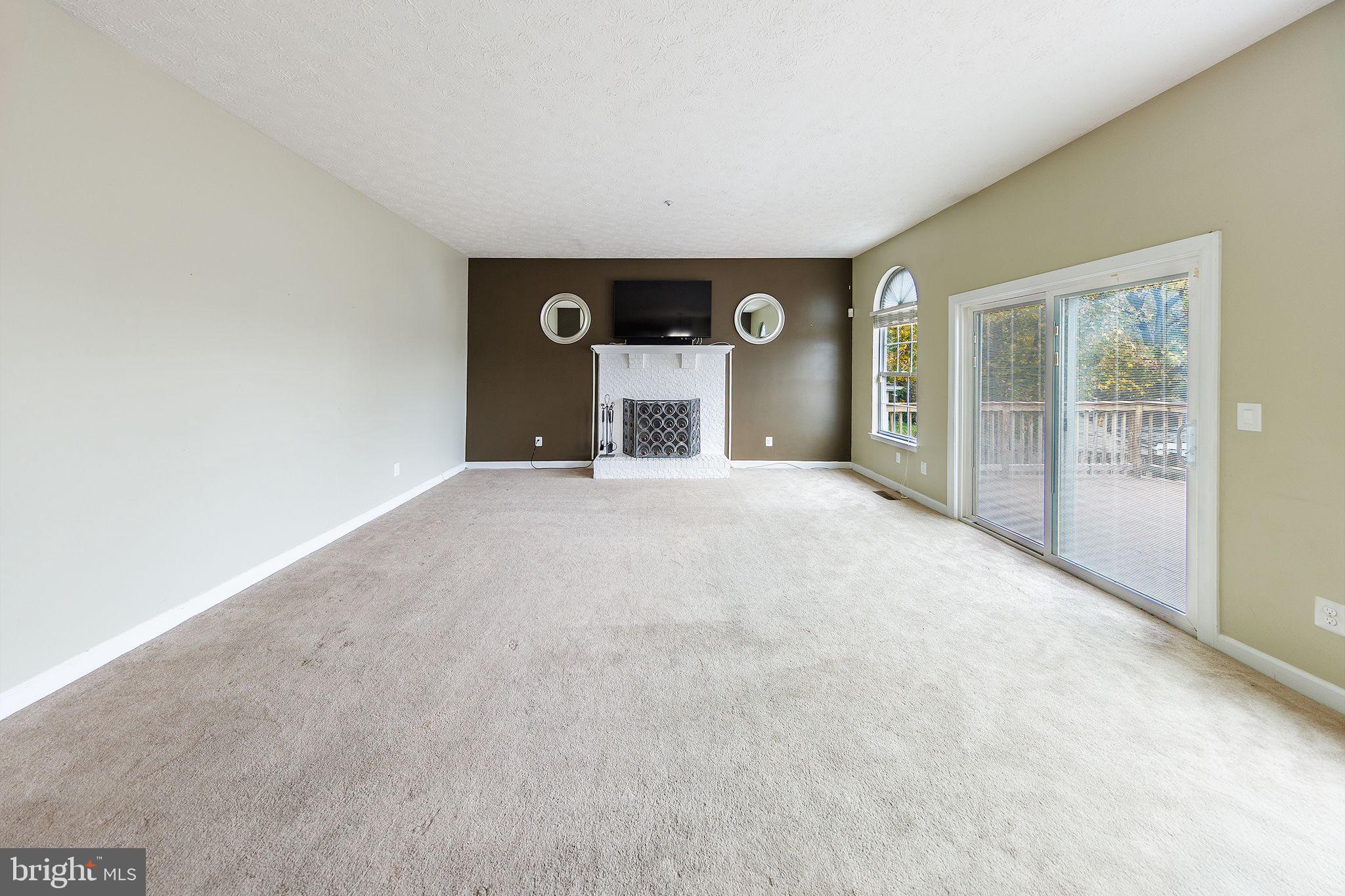 ARAGONA VILLAGE - Residential